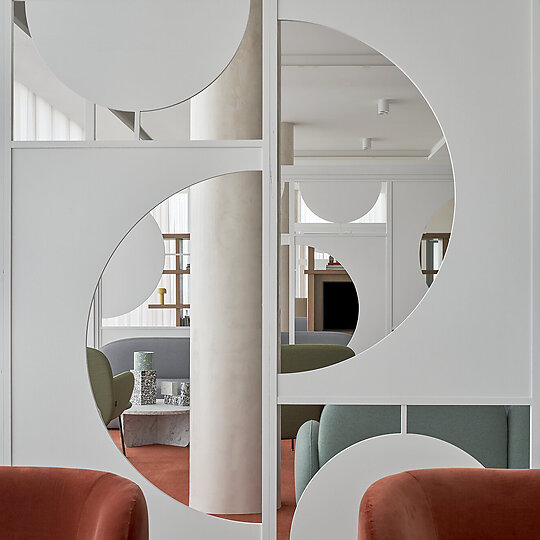 Interior photograph of Holiday Inn Werribee by Peter Clarke Photography