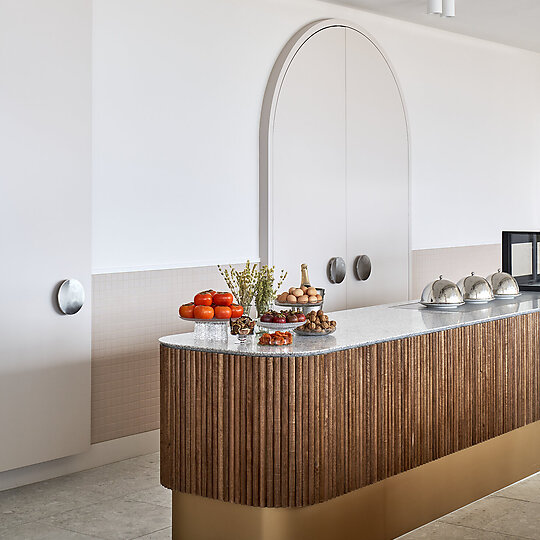Interior photograph of Holiday Inn Werribee by Peter Clarke Photography