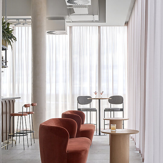Interior photograph of Holiday Inn Werribee by Peter Clarke Photography