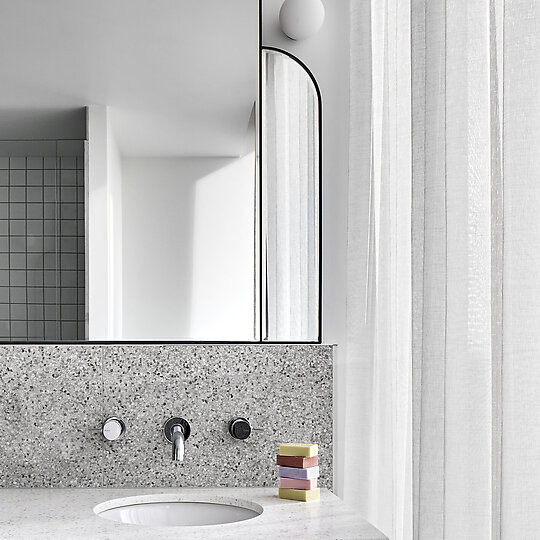 Interior photograph of Holiday Inn Werribee by Peter Clarke Photography