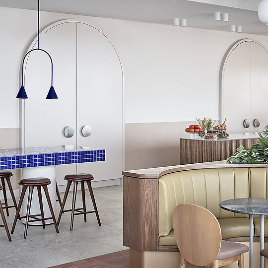 Interior photograph of Holiday Inn Werribee by Peter Clarke Photography