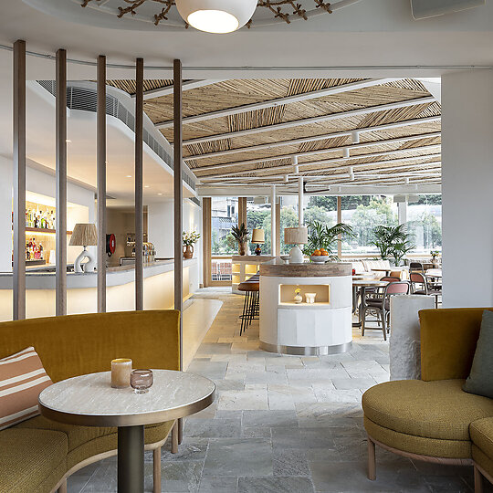 Interior photograph of Arturo's by Tom Ferguson