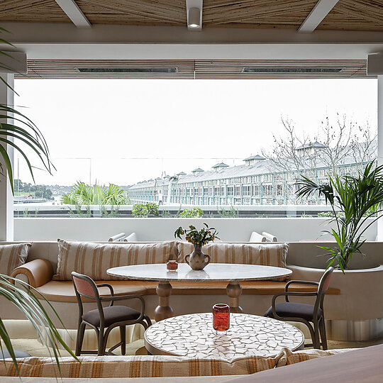 Interior photograph of Arturo's by Tom Ferguson