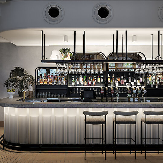 Interior photograph of Arturo's by Tom Ferguson