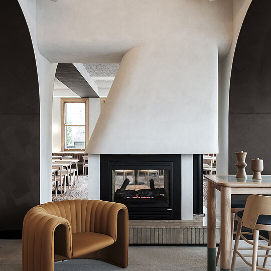 Interior photograph of Arturo's by Tom Ferguson