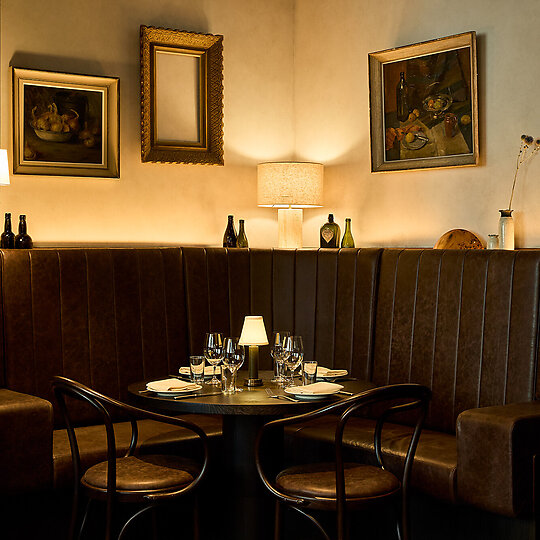 Interior photograph of Bistro Saine by BistroSaine_JonnyValiantNY