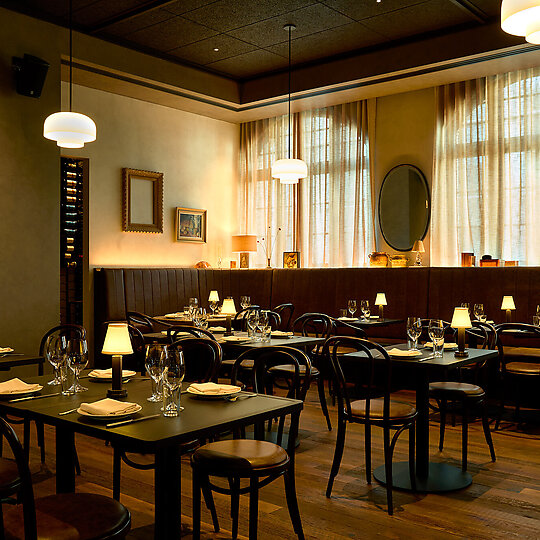 Interior photograph of Bistro Saine, Hotel Indigo Auckland by  BistroSaine_JonnyValiantNY