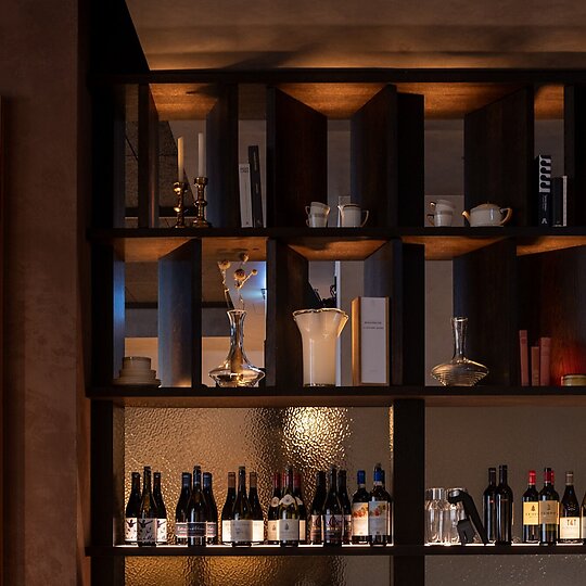 Interior photograph of Bistro Saine, Hotel Indigo Auckland by BistroSaine_Simon Devitt