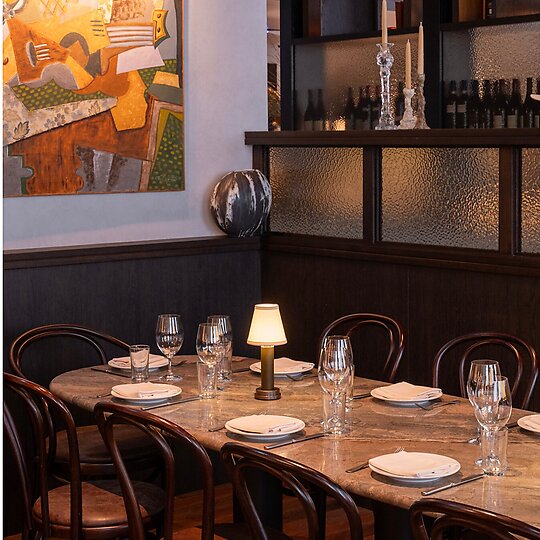 Interior photograph of Bistro Saine, Hotel Indigo Auckland by BistroSaine_Simon Devitt