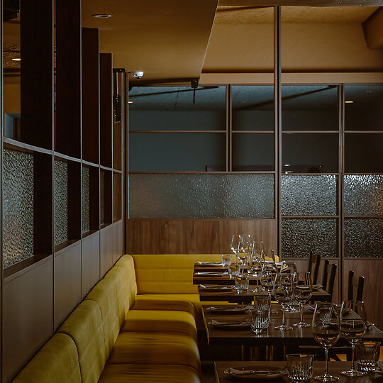 Interior photograph of Elio's Place by Duncan Jacob