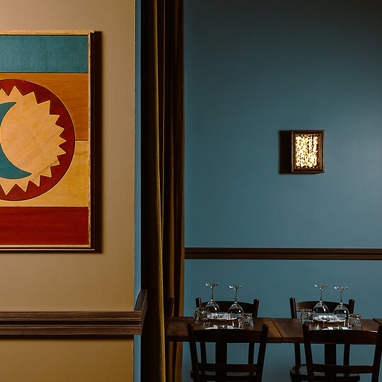 Interior photograph of Elio's Place by Duncan Jacob