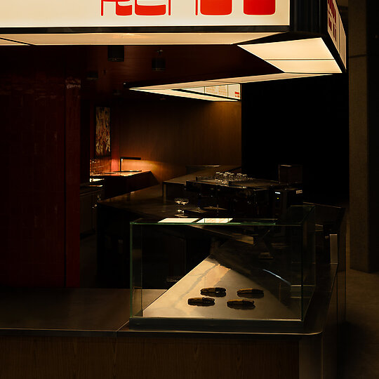 Interior photograph of Reno's by Simon Cecere